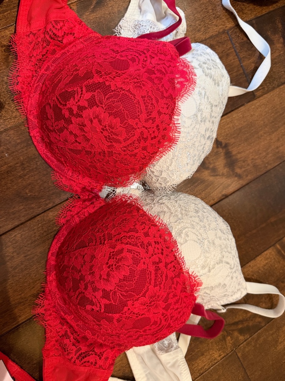 Victoria's Secret Red and Cream Lace Push-Up Bra Set dream angel push-up